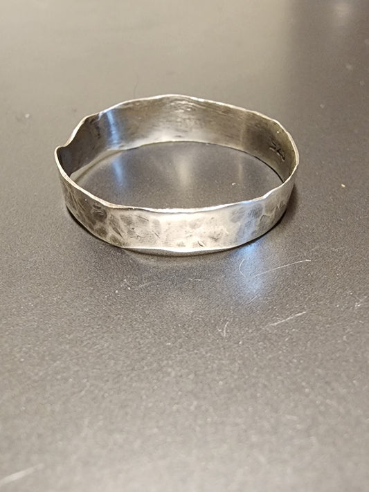 Hammer texture pinky ring - Size 7.25